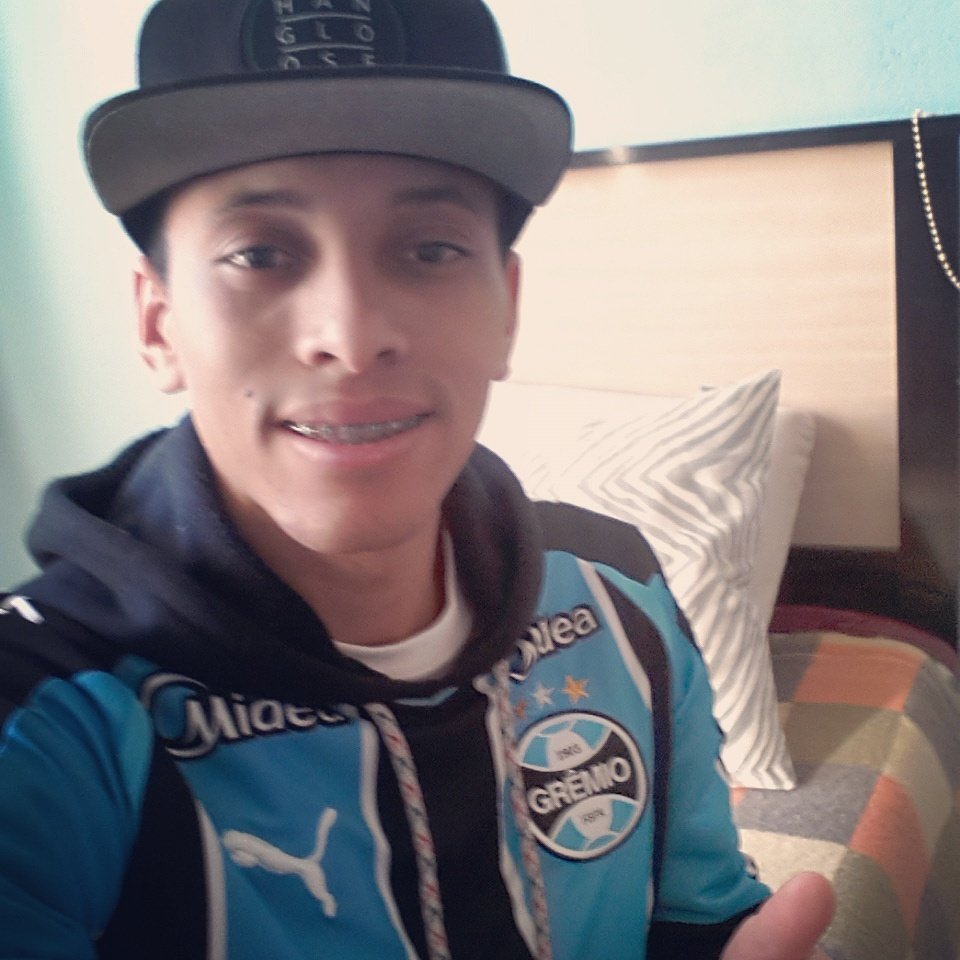 andreOliveiraa7's tweet photo. #ÉoGrêmiooo 🔵⚫⚪ https://t.co/a7scI7fNVv