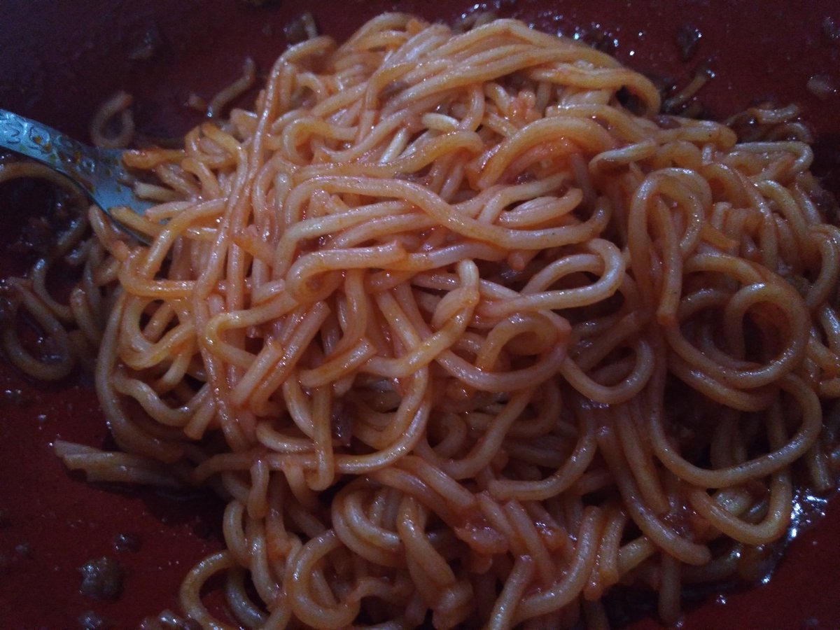 lechaperone's tweet photo. #RedSpaghetti <3 Para spageting problema...hahaha :3 https://t.co/xLzwPHAUgN