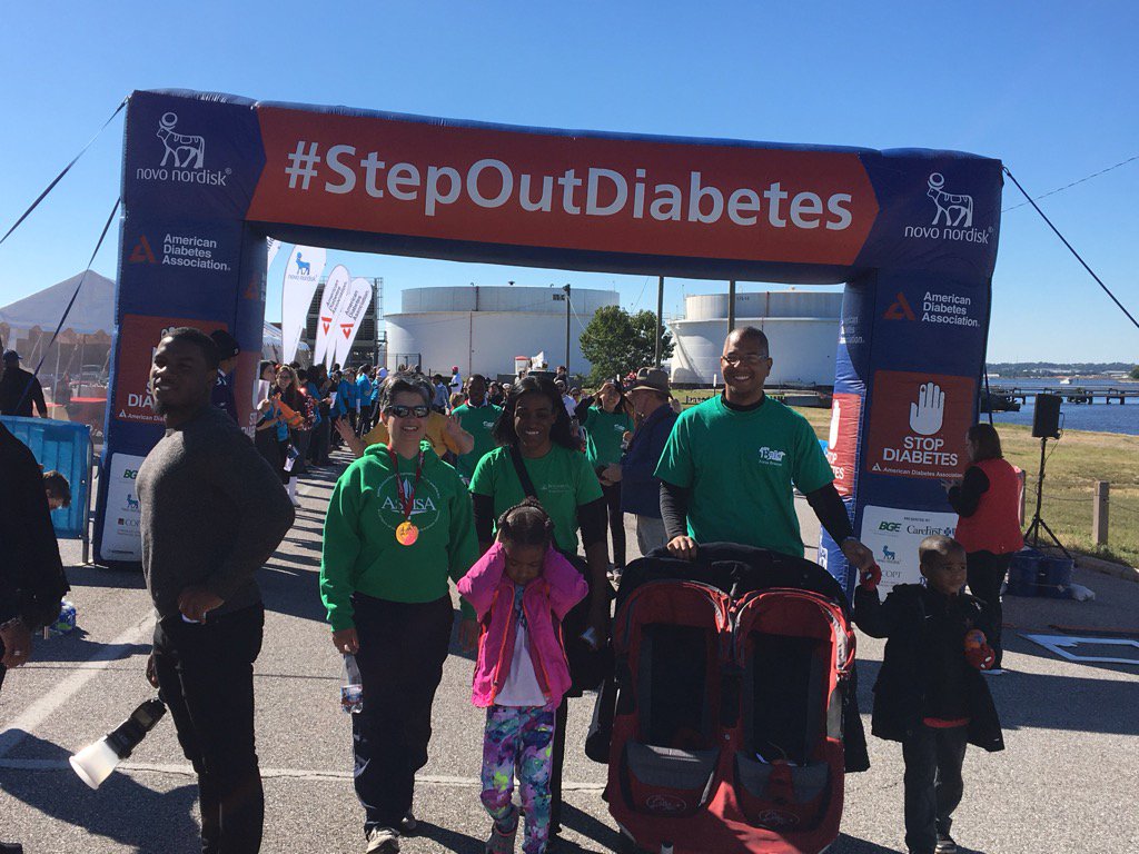 Hopkins_GIM's tweet photo. Great #stepoutwalk to Stop Diabetes with @Hopkins_GIM Forza Brancati this morning! @NMaruthur & Raquel Greer here. https://t.co/dMqJMZNAR5