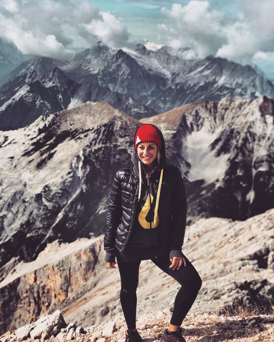 SWOXSURF's tweet photo. SUNDAY HIKE WITH SWOX ATHLETE Marcy Mone Outdoor Athlete #HELLOWINTER #OUTDOORLOVERS #GETFIT // TEAM SWOX // STAY GOLD // UV-PROTECTION https://t.co/OGLIuGkjm6