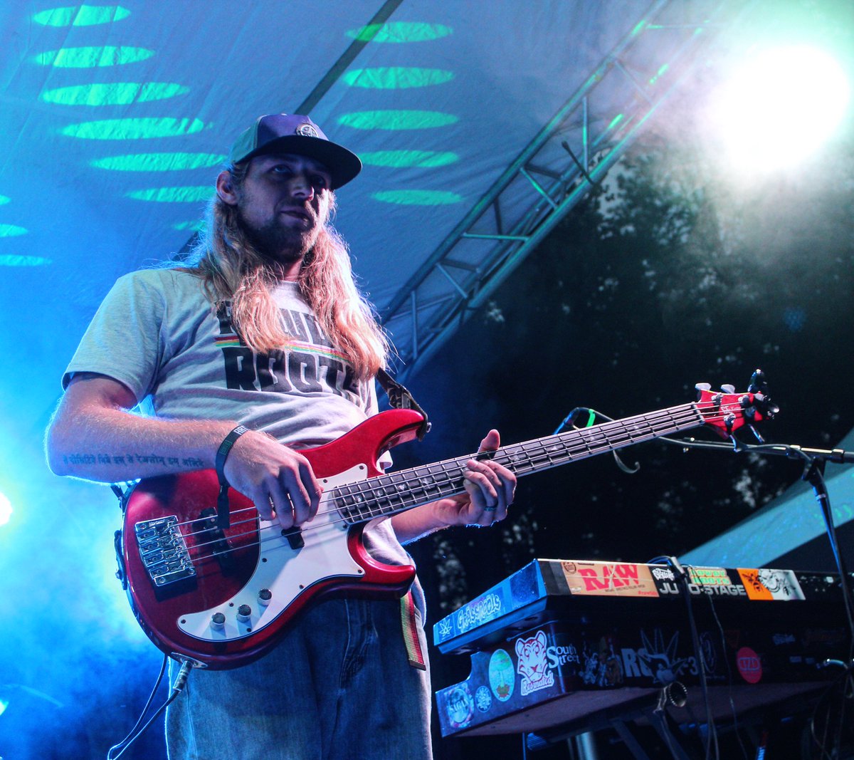 DanceYFO's tweet photo. .@sundriedvibes at @SBTSMusicFest on the #mainstage #sundriedvibes #letsgetsundried #sbts #festival #concertphotography #dyfo https://t.co/QByzhE6MfL