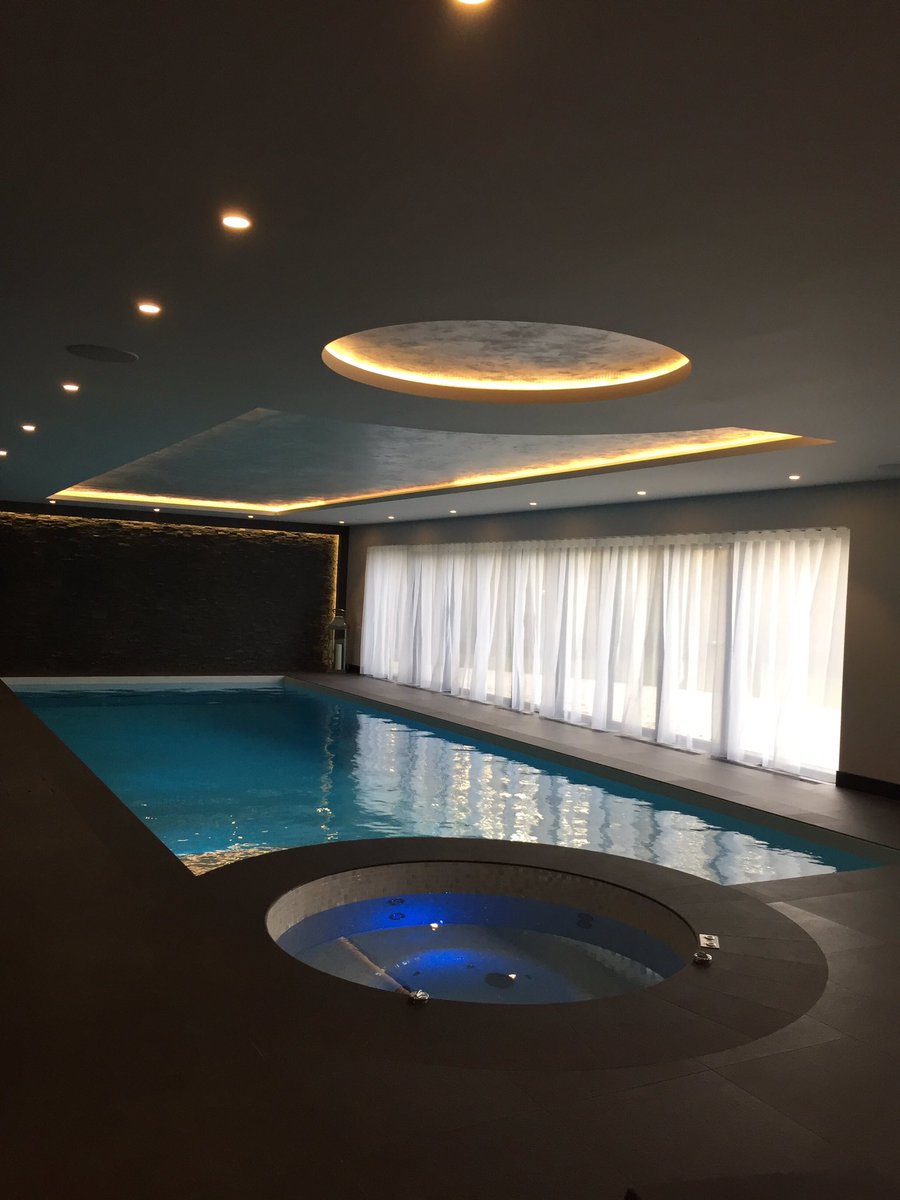 KPceilings's tweet photo. Another job complete Marble plaster looking amazing #marbleplaster #polishedplaster #Venetianplaster https://t.co/SVN3MAz7Sc