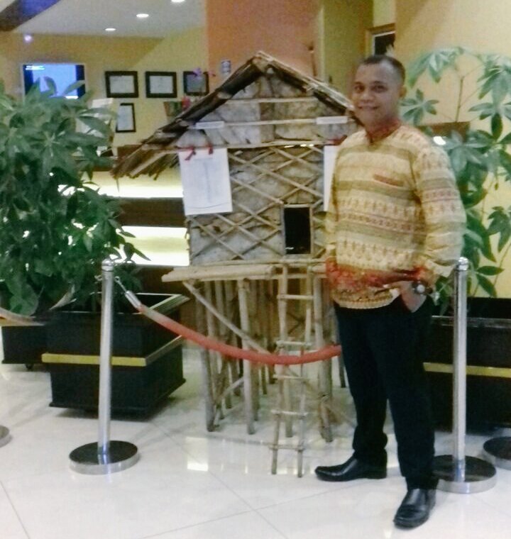 marcel_soselisa's tweet photo. Selamat Hari Batik Nasional - 2 Oktober 2017

#batikIndonesia
#batikPapua 
#KementrianParawisata https://t.co/DYLStU6lkH