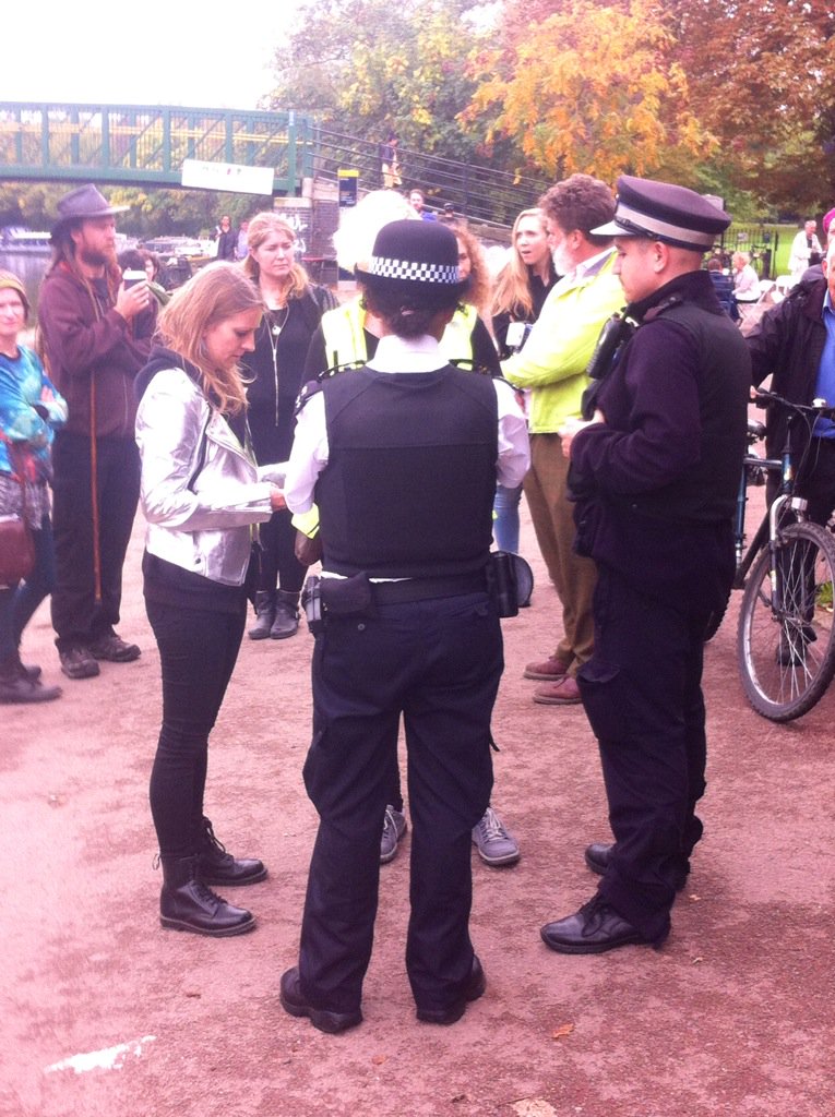 CRMisTrust's tweet photo. Good to see @NbtaLondon and London Boat Women talking towpath safety with @MPSSpringfield #BoatsThatTweet https://t.co/wakTnm12SM