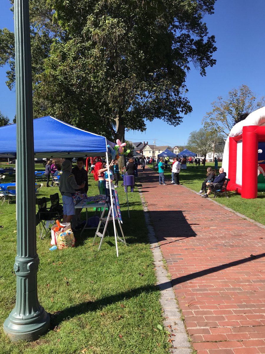 LazarusHouseMA's tweet photo. It’s #HikeForHope17! We got lucky with a beautiful day. JOIN US IN #AndoverMA! Hike begins at 1 p.m. https://t.co/XqCd9fKZ9o