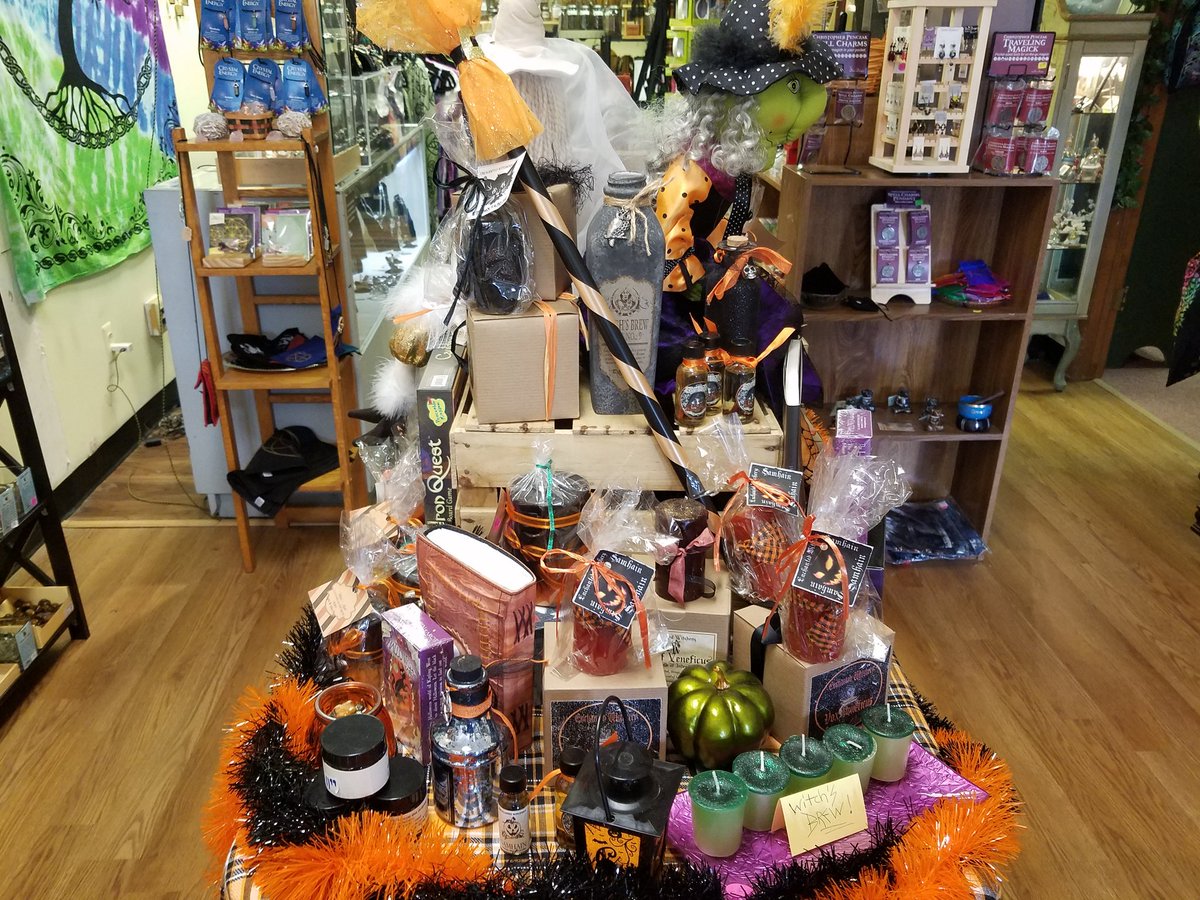 TinasThisAnThat's tweet photo. Tina's This and That in Tom's River. Your Samhain Headquarters. #flyonover #magicisbrewing #witch #wicca #BlessedBe #metaphysicalshoppe https://t.co/wTF4oKIIlD
