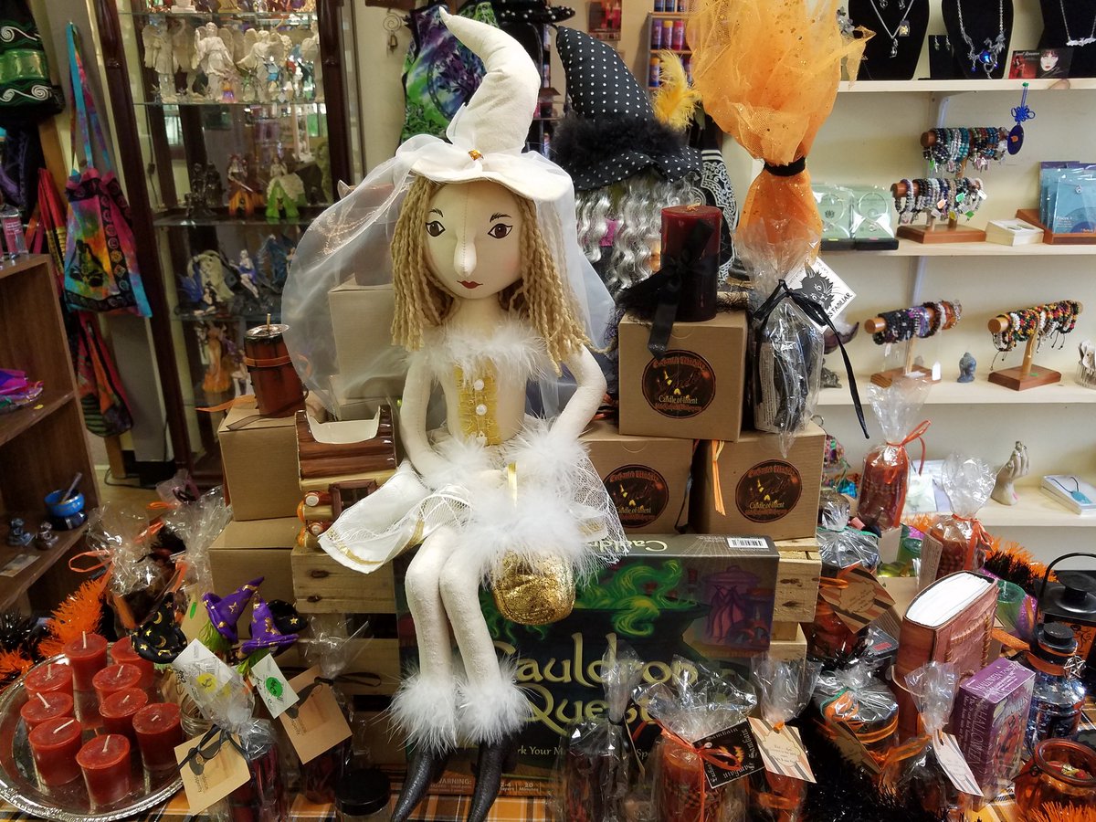 TinasThisAnThat's tweet photo. Tina's This and That in Tom's River. Your Samhain Headquarters. #flyonover #magicisbrewing #witch #wicca #BlessedBe #metaphysicalshoppe https://t.co/wTF4oKIIlD