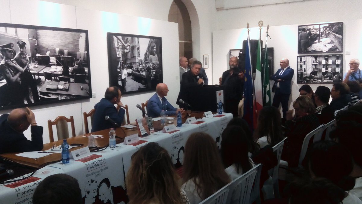 avvisopubblico's tweet photo. "L'Italia ha pagato un prezzo altissimo alla rimozione del problema mafioso.Il Nord non faccia lo stesso errore" Nando Dalla Chiesa #RLM2017 https://t.co/cy1r0Kyq5d