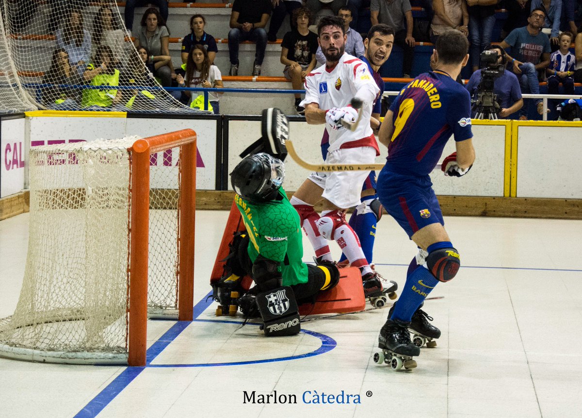 mcatedra95's tweet image. La seqüència del gol de @Mtorra8 contra el @FCBhoquei #SupercopaOK