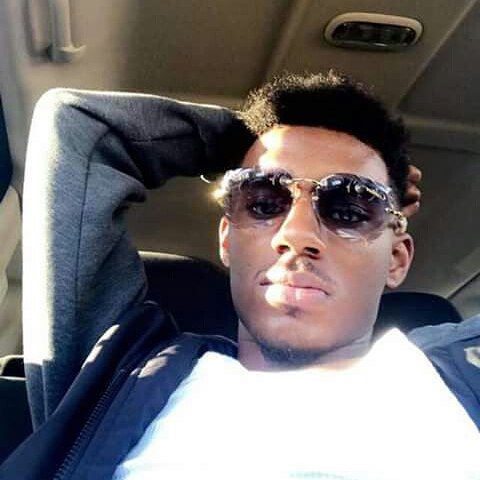 TrueHooper101's tweet image. Happy Birthday To My Brother 💪 Shit Fucked Up You Died Before Yo B-day 😪 I Love You Gee Im Really Going Through It 💯
#LongLiveMyBrother✨☝