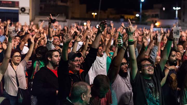 ArrecifeenVivo's tweet photo. Enamorándonos perdidamente del público de @ArrecifeenVivo... ¡Qué noche vivimos con @JennyandMexicat @TheSickBoys_ @thewhipband @dsuaillman! https://t.co/GsD00DQjzF