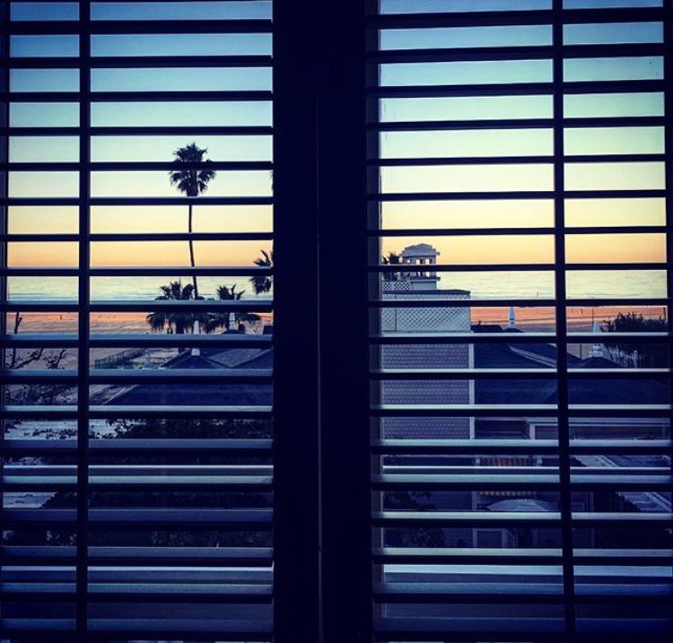 ShuttersCA's tweet photo. Good morning Santa Monica. 📸: @_vansanity_. #OneBeachTwoWays https://t.co/1GKPhFa1AK
