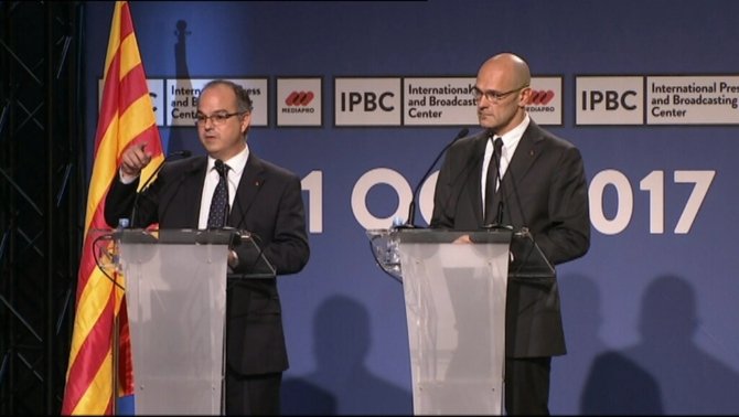 CatalunyaRadio's tweet photo. A les 18.30, compareixença del portaveu de la Generalitat per informar dels últims esdeveniments #1OCatRadio 

https://t.co/UGElG7XBcG https://t.co/mk7ers0JAQ