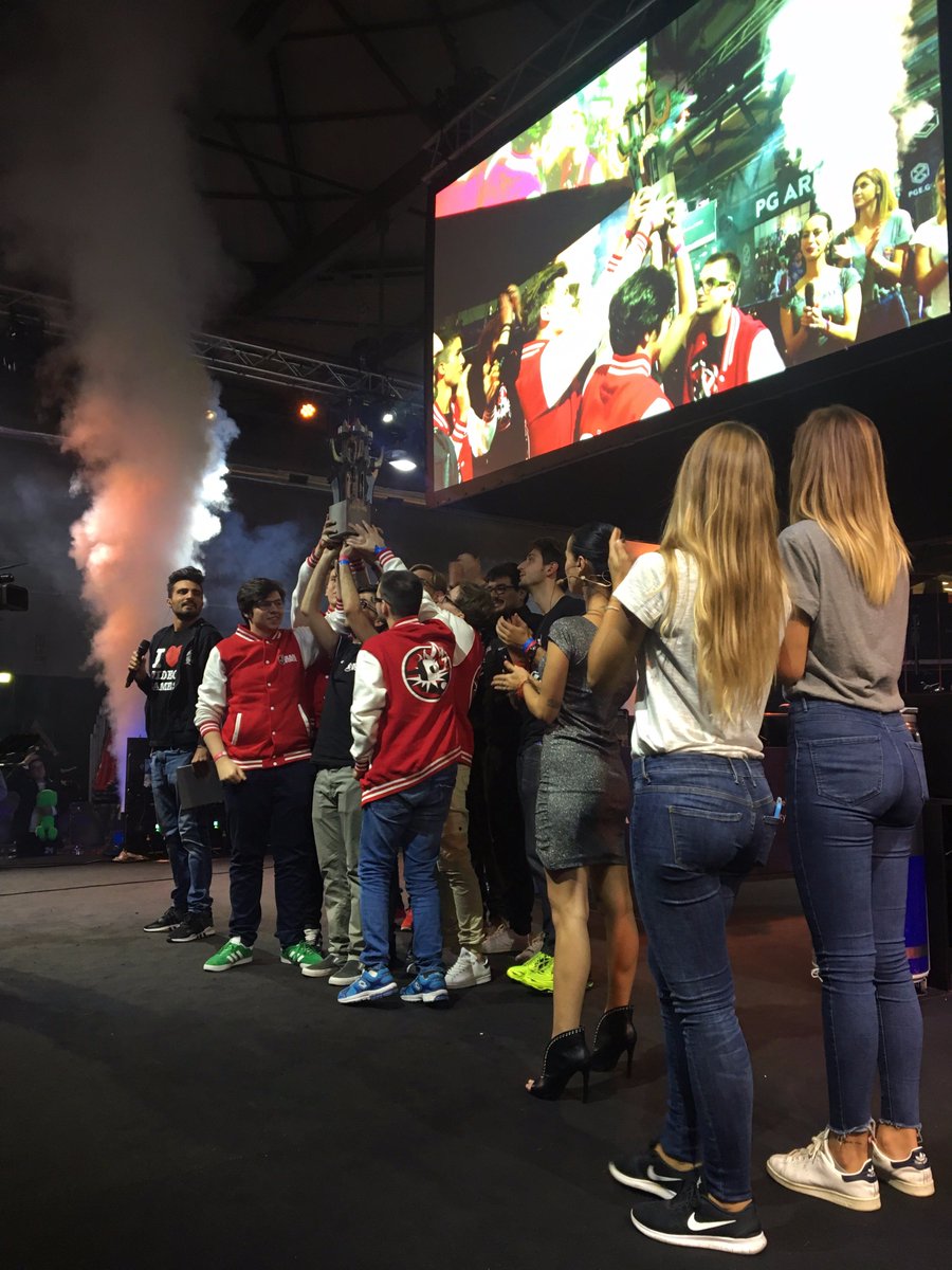 redbullITA's tweet image. Il @teamforgegg entra nella leggenda! Rivedi la loro impresa al #RedBullFactions su win.gs/twitchITA 

Thx @OMENbyHP @HP_Italia