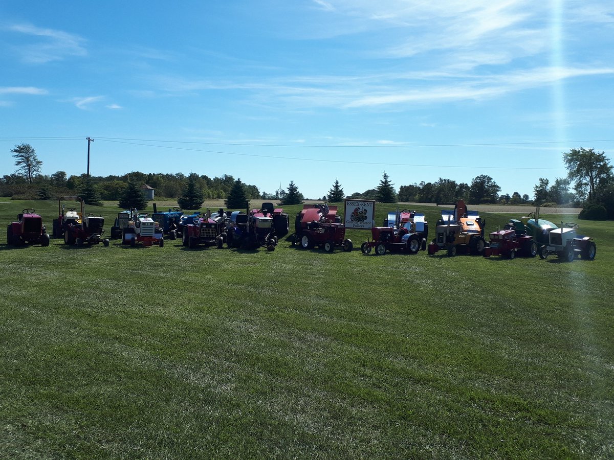 CoryLCowan's tweet photo. Beautiful day to do some tractor pulling outside of Tilbury #ontag #FullPull17 https://t.co/nwoZauqpic