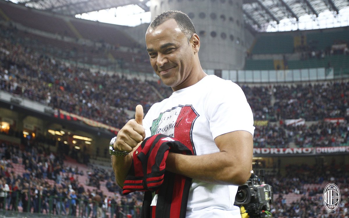 San Siro: home of the legends / La casa delle leggende ❤️⚫️
<a href="/officialcafu/">Cafu</a> 🤙🏻