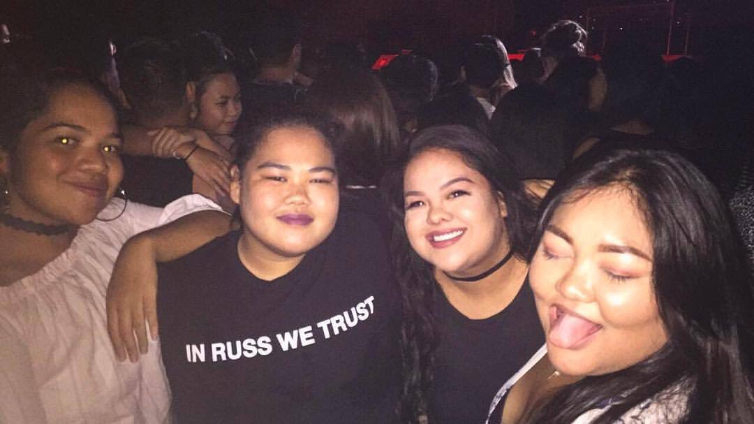 skyeesa's tweet photo. #PEACEOVERPOLITICS #RUSSLIVEINGUAM ❤️🇬🇺🙌🏼 so fucking amazing, we had to see him twice! @russdiemon https://t.co/FprXldkhRY