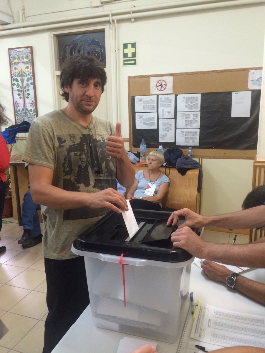 Quina hora més llarga!!Tot i així, no em treuran el somriure 😉#emvotat #hevotat #estemvotant #catalunyavota <a href="/gertrudisband/">Gertrudis</a> #hevotado