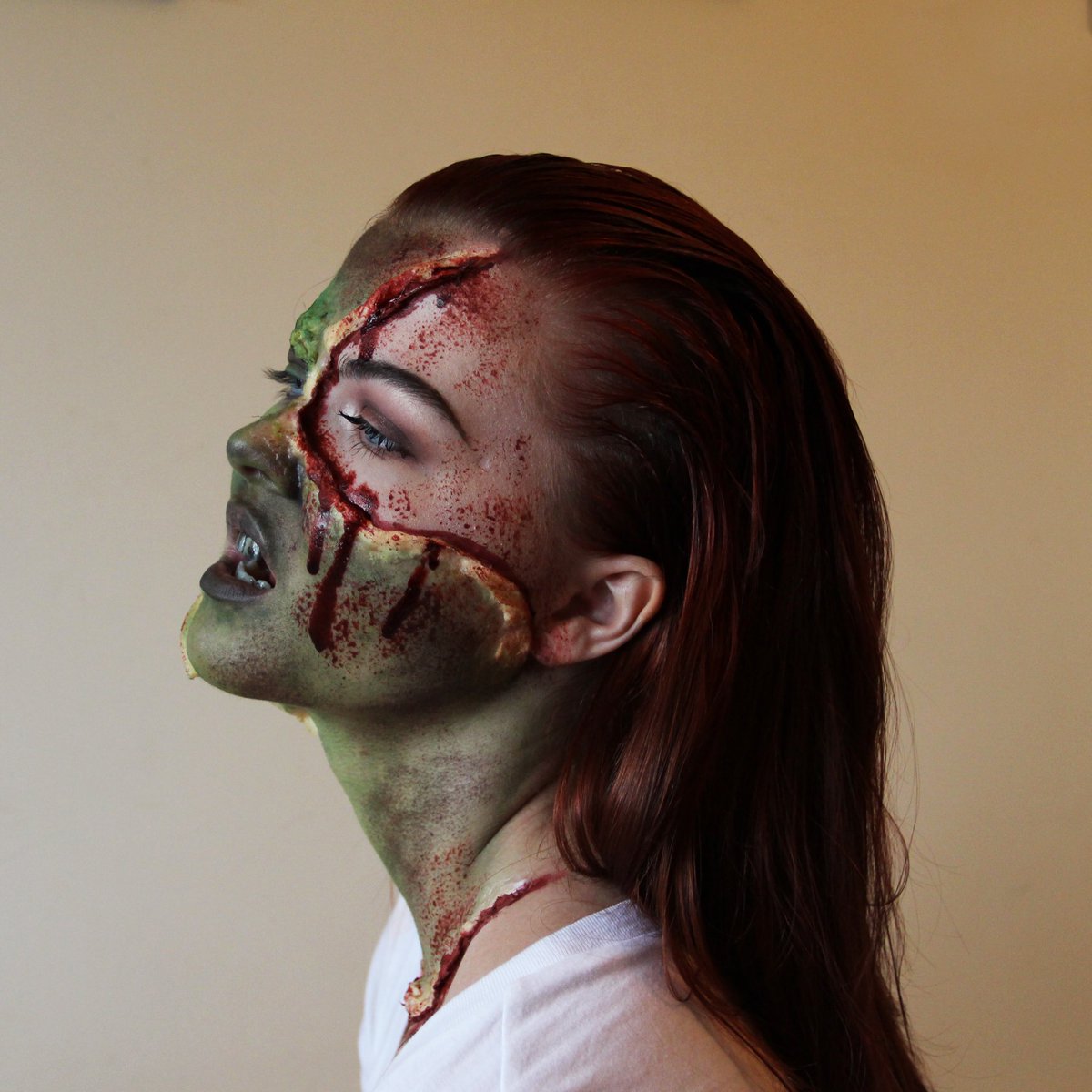 crybabybleu's tweet photo. #31daysofhalloween day 1 🦇 an alternative spin on frankenstein’s wife inspired by @onlinekyne! https://t.co/D6bZCgwVEd