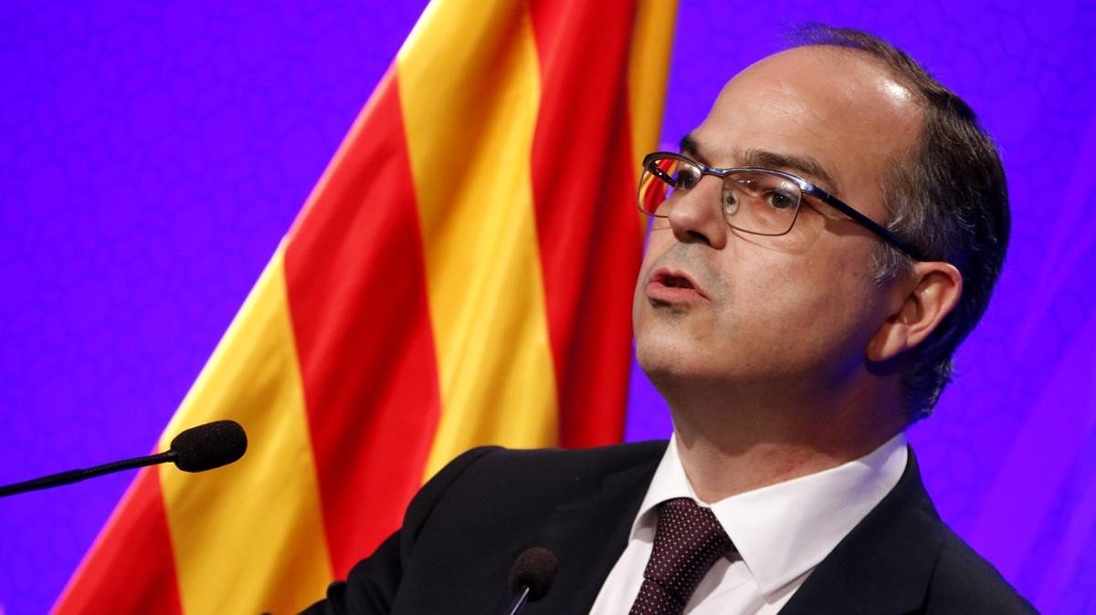 elperiodico's tweet photo. 🔴 DIRECTO | El 'conseller' de Presidència: "El Estado español deberá responder delante de los tribunales"  https://t.co/OU5ydrfIxL #1O https://t.co/qhaCzjXvf5