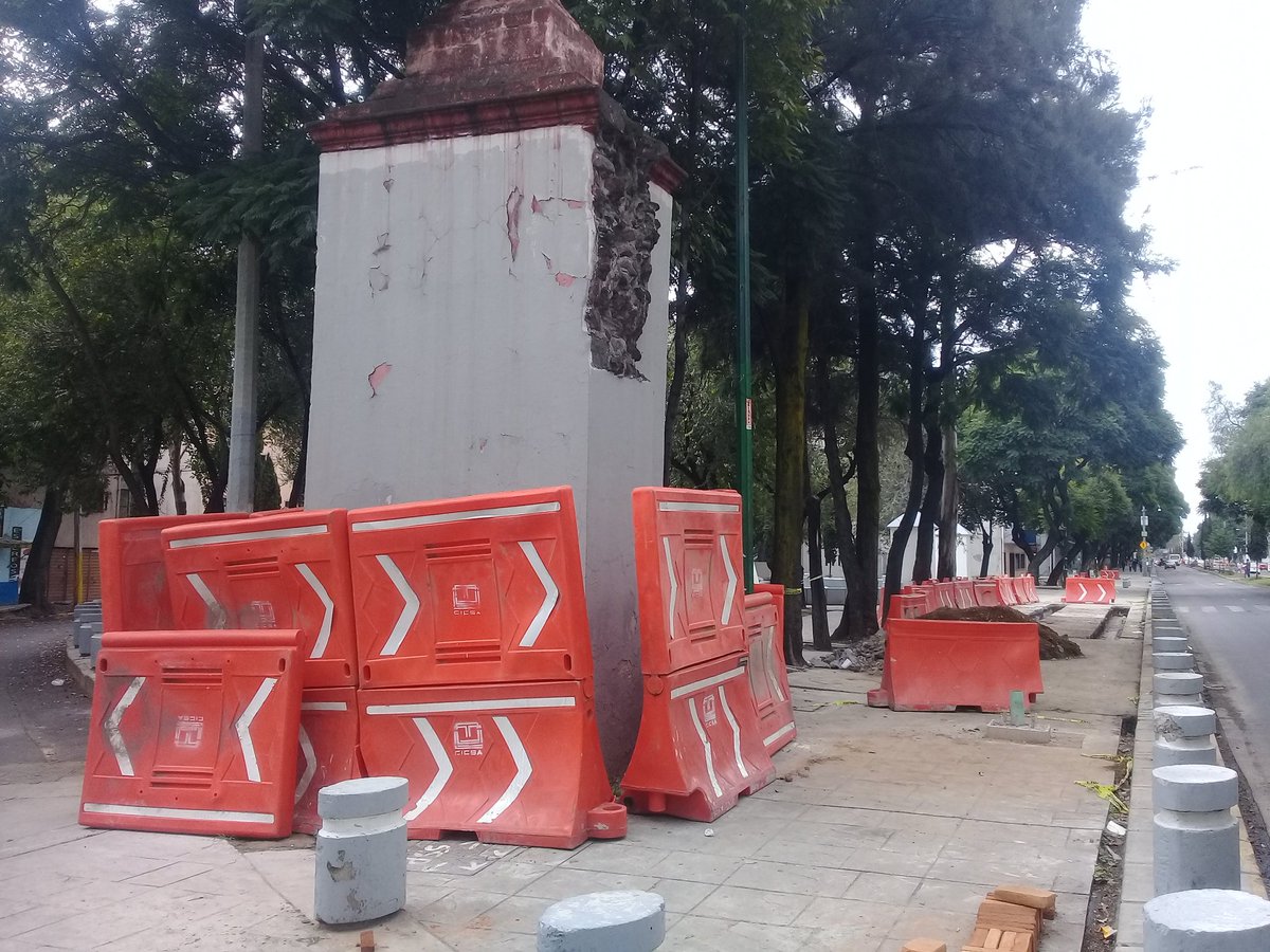 RedEmpGAP's tweet photo. Destruyendo #CDMX X #Linea7Metrobus @EstrellaColonia @colgpetepeyac @arpegioinmusic3 @Robertocacr @oliverioorozco @LorenaIndepend #RT https://t.co/8UeJ3KtPYP