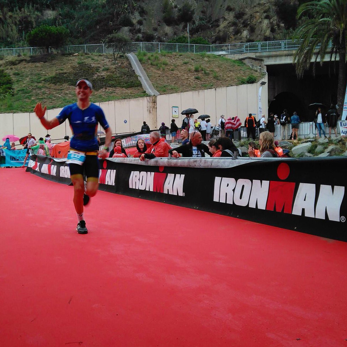 trifabian's tweet photo. Victories are earned when no one is watching. 
🏊🚴🏃9h45'
#ironmanbarcelona2017 #sub10 #ironmanfinisher #ironman1406
@plameca @trienergytrain https://t.co/L9nEoPOnxo