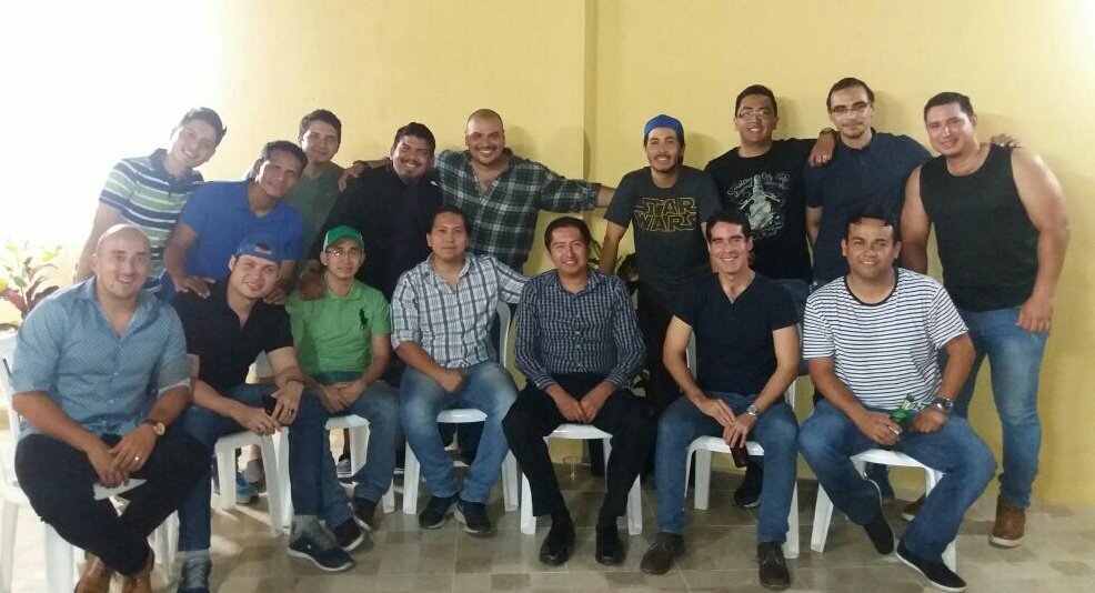 jonathanmoncay2's tweet photo. Reunión #Generacion2003-2014 #QuiBio https://t.co/ENZZICLmFk