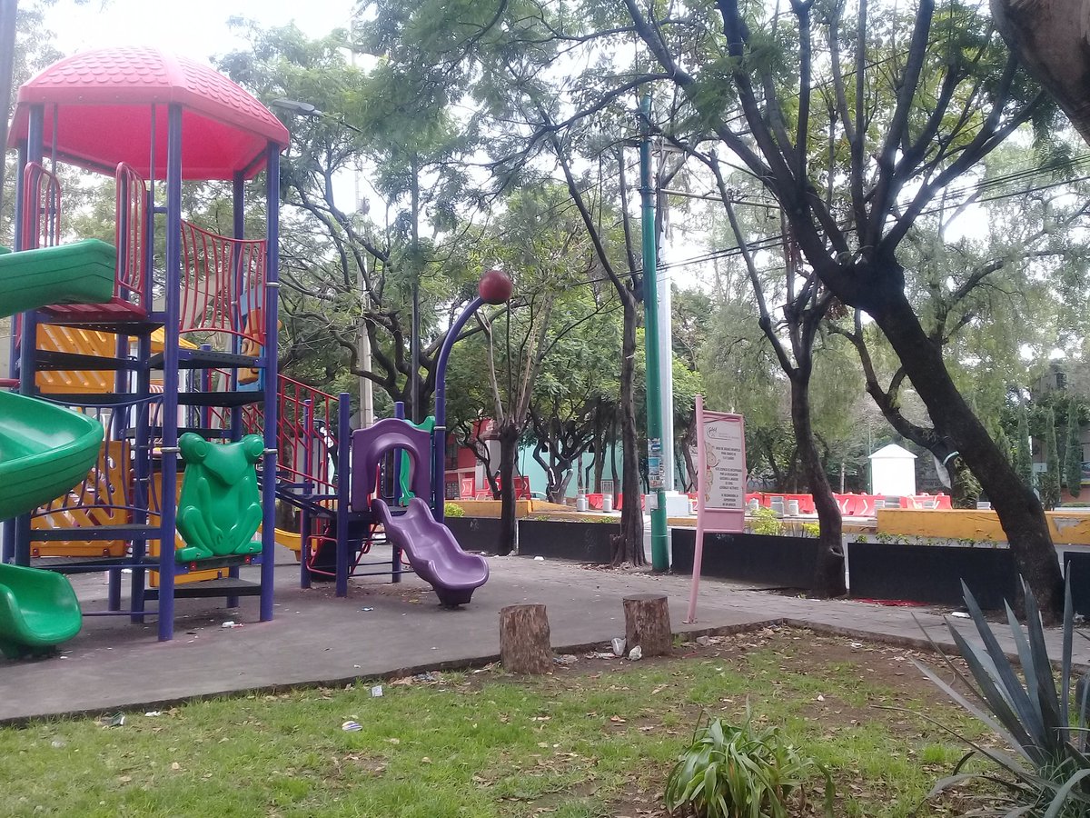 RedEmpGAP's tweet photo. Quitando espacio publico #Linea7Metrobus @vecinos_juarez @ComiteCol @LaJuarezDF @Aragon_Inguaran @NO_MetroBus_L6 @VecinosGAMAC @VecinosGAM https://t.co/lSxrG2NeOq