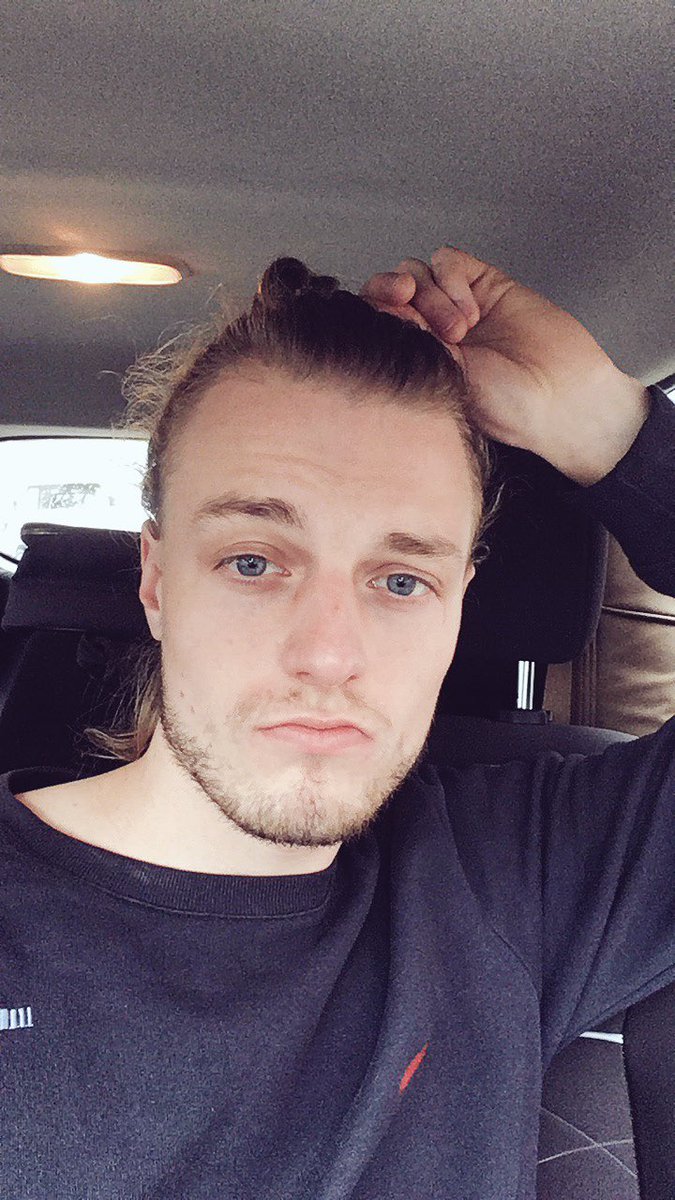 Levi Manner (@levimanner) on Twitter photo Hand op hoofd, want het is <a href="/PoprondeGouda/">Popronde Gouda</a> tijd! 20:30 • café curcuma #chill #zinin #gig #levimanner #live Hand op hoofd, want het is <a href="/PoprondeGouda/">Popronde Gouda</a> tijd! 20:30 • café curcuma #chill #zinin #gig #levimanner #live
