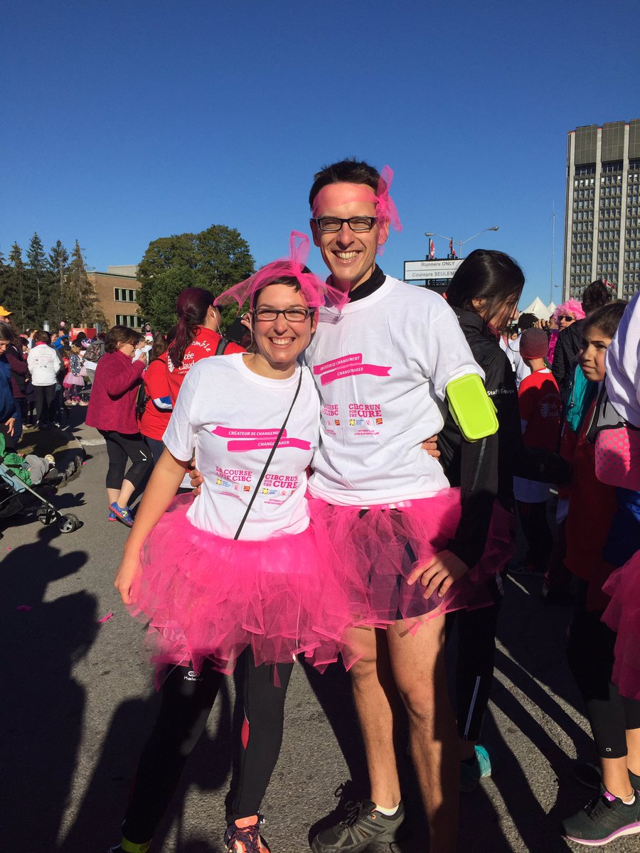 GuietAurelien's tweet photo. La course pour la vie #société canadienneducancer avec les collègues du #lyceeclaudel d'Ottawa. Joyeux moment https://t.co/XXiP4fHc67