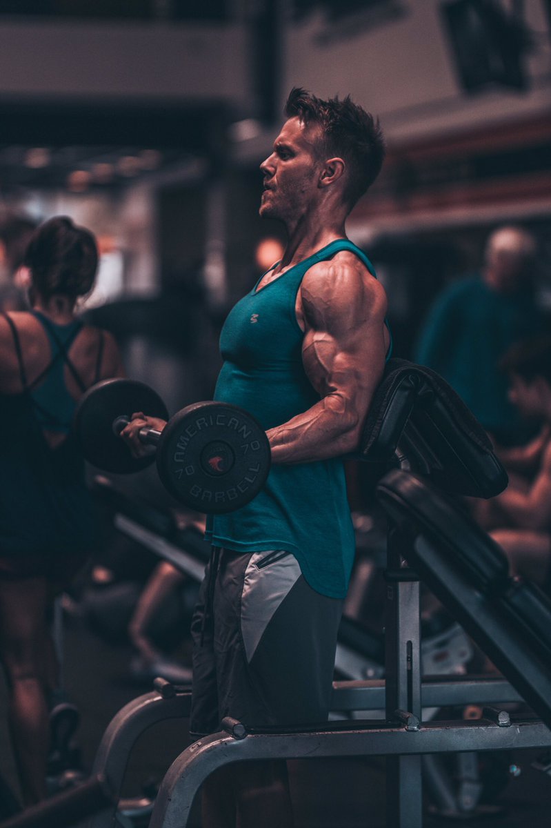RobRiches's tweet photo. Next time you're training #biceps try leaning against the preacher curl with your elbows remaining touching the pad whilst you curl the bar. https://t.co/RYMJ2969He
