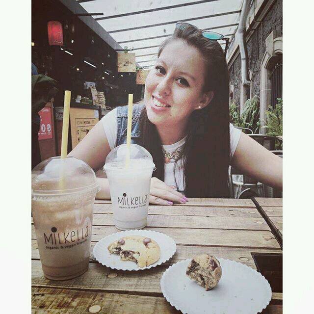 Momentos felices ❤
#moments #happiness #milkella #cookies #vegan #milkshake #delicious