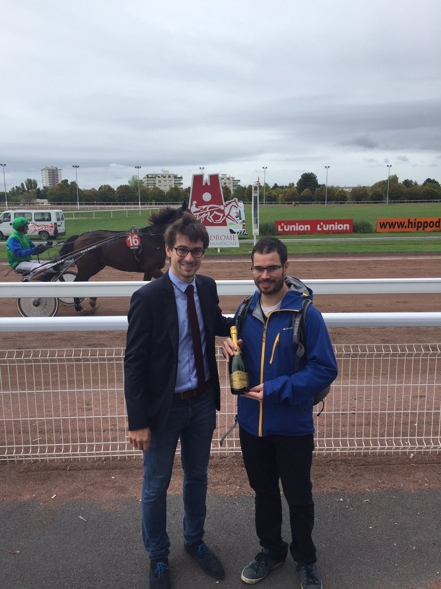 WithYourFans's tweet image. Partenariat avec @HippodromeReims et @energy_ecosolar pour améliorer l'expérience : paris gratuit, lots à gagner et photos sur les écrans.