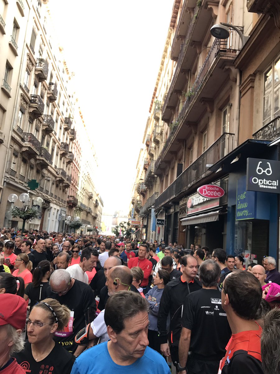 axensaudit's tweet photo. Pour la 2eme année #lateamaxens #runinlyon2017 toujours un plaisir de se dépasser ensemble merci à tous 🏃‍♀️🏃 https://t.co/VqzvL4MaQ9