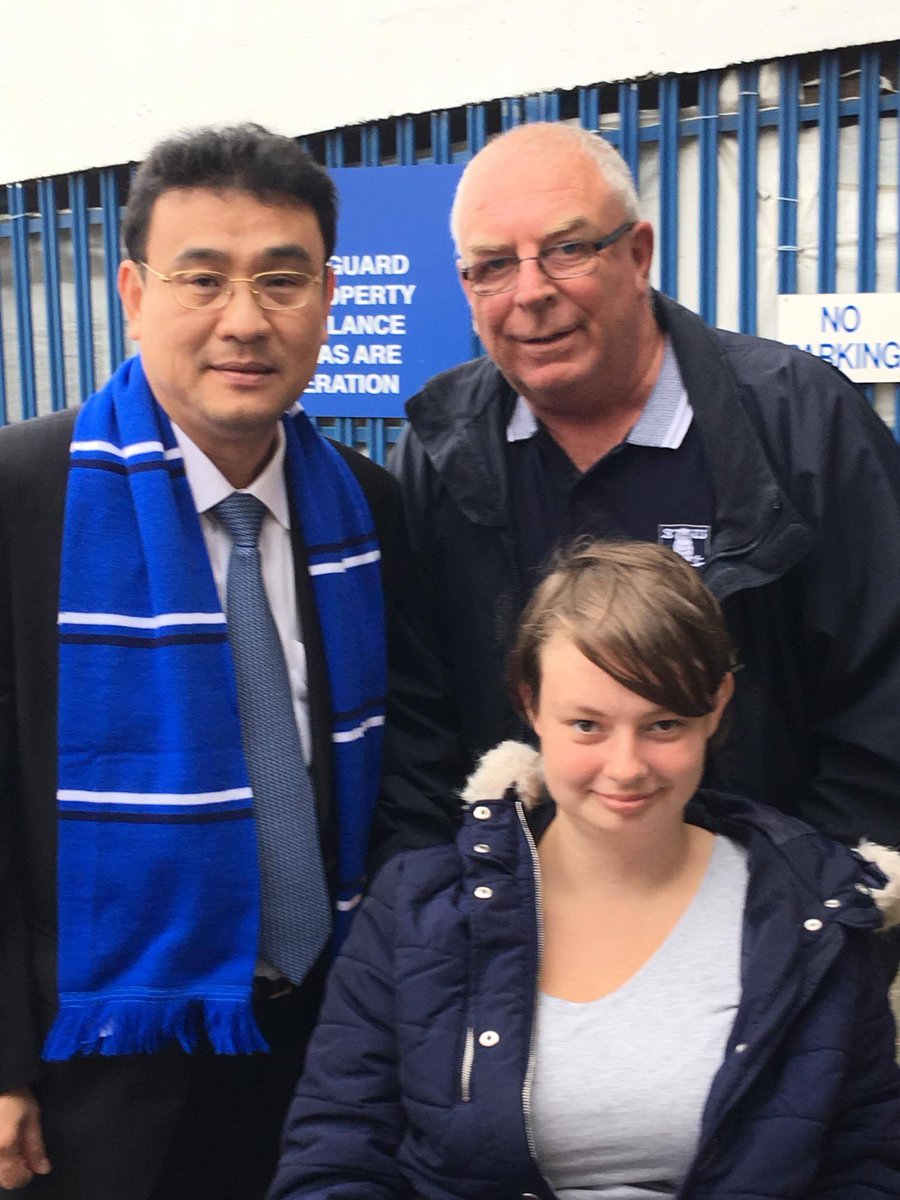 HaighKaris's tweet photo. I would like to thank the players and chairman as it was nice meeting them and not ignored. @swfc @JoeWildsmith #tomlees @HOOP588
(1/3) https://t.co/hNS0Kv19h6