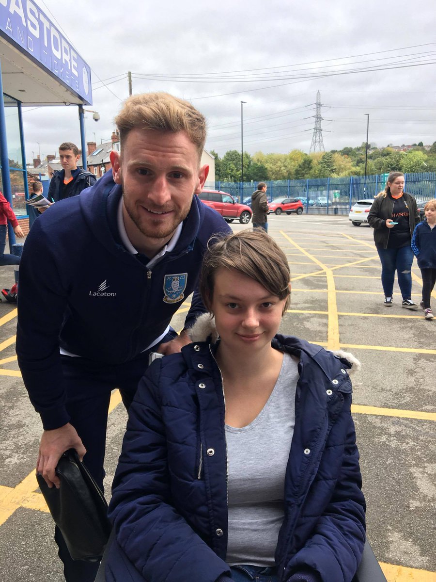 HaighKaris's tweet photo. I would like to thank the players and chairman as it was nice meeting them and not ignored. @swfc @JoeWildsmith #tomlees @HOOP588
(1/3) https://t.co/hNS0Kv19h6