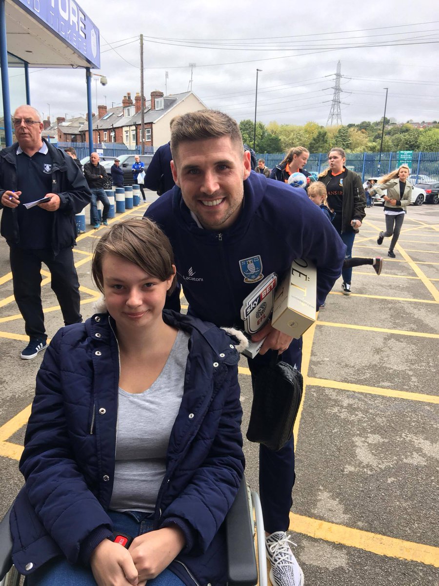 HaighKaris's tweet photo. I would like to thank the players and chairman as it was nice meeting them and not ignored. @swfc @JoeWildsmith #tomlees @HOOP588
(1/3) https://t.co/hNS0Kv19h6