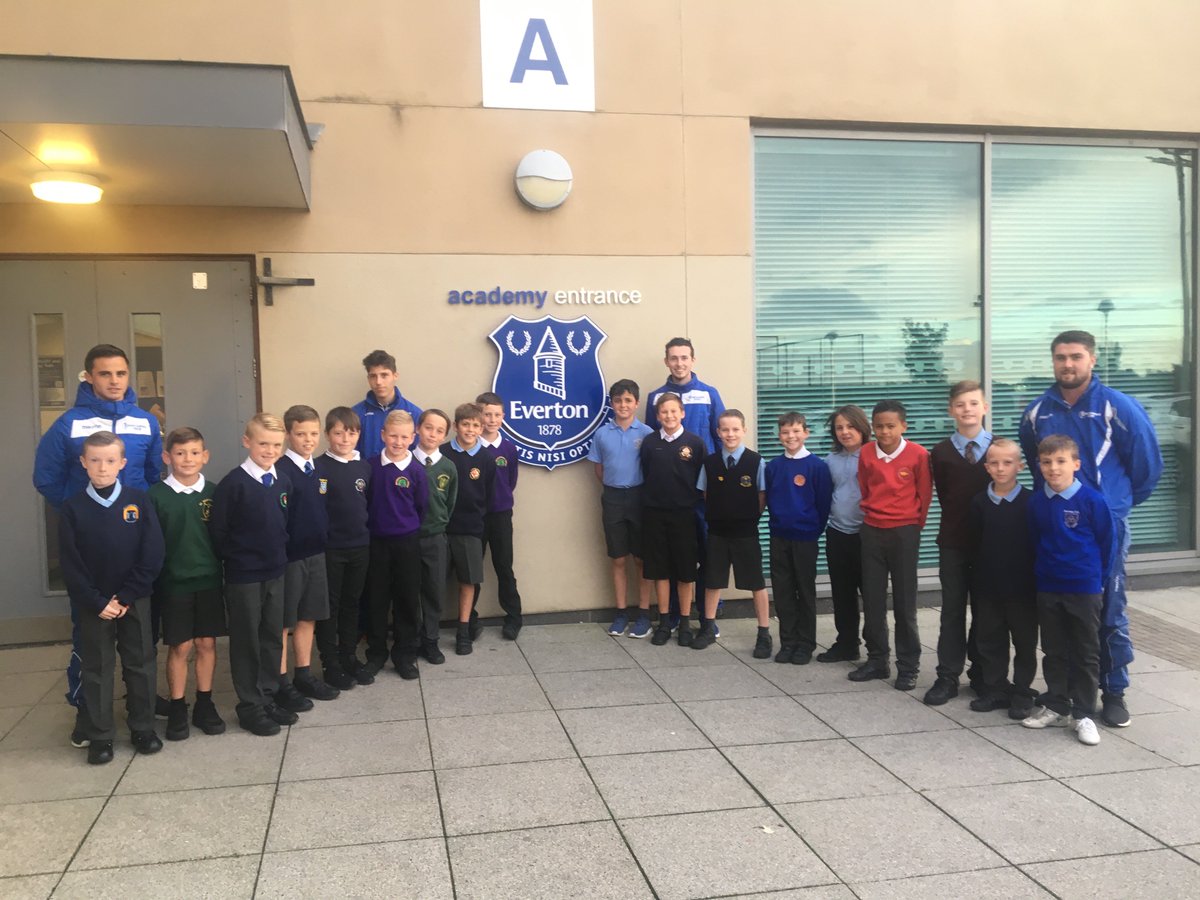 dcsoccer88's tweet photo. Great experience for some of our students @dcsoccer88 taking group of talented young players to train @Everton #WellDone #CoachingExperts https://t.co/qgqZ7jYRWS