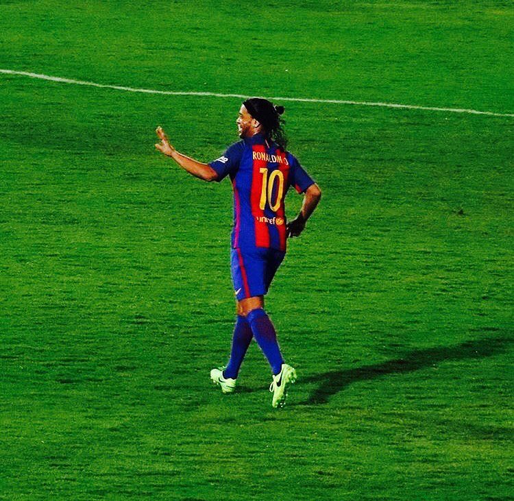 MotivacionesF's tweet photo. El 10 que maravilló al mundo 👑🇧🇷 https://t.co/SLsMtN0xAS