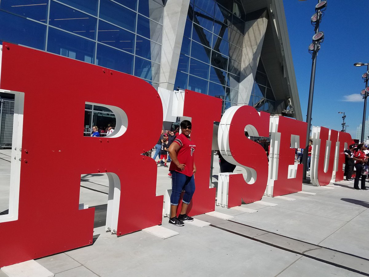 ccglas11's tweet photo. Lets Go Falcons! #RiseUp https://t.co/SsPOG3iNe7