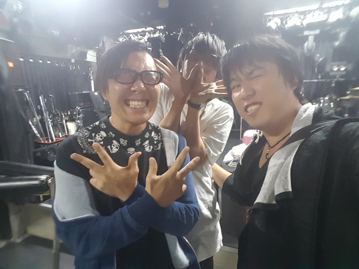 HIDE_SHALLY's tweet photo. 今日のライブは楽しかったー(*´∀｀*)
さいっこうやなー‼オレプレとは殺し愛のライブしようねって言ってたけど、いい殺し愛でした
勝った気も負けた気もしないww
今日も友達増えましたwまたタイバンしましょうね https://t.co/E9AdqpFkEO