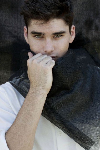 Kyle Stanfford.
Veintitrés.
Millonario; solitario; fetichista. Bisexual.
FC: Charlie Matthews.

Abierto a tramas. ¿RT?
#FreeRol #SexRol