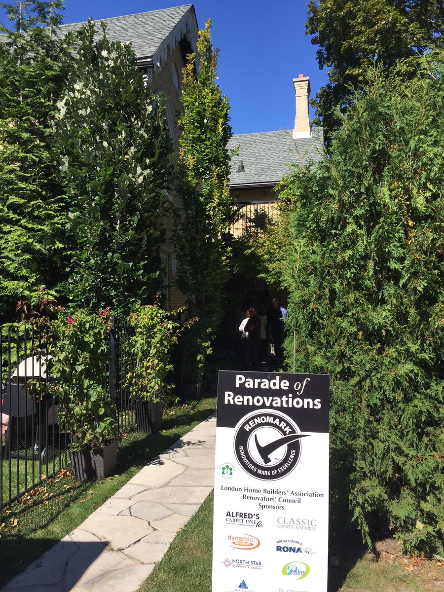 LHBA_'s tweet photo. #ParadeofRenos17 Barton St. home from @duobuilding is a popular stop! A great downtown heritage home transformed into modern condos. https://t.co/EWvOeHbAhz