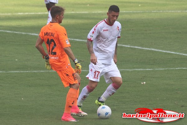 barinelpallone's tweet photo. #Spezia-#Bari, il match report: pochi tiri totali, Maggiore il più ... https://t.co/ZxxvWKNhiX #FcBari #SerieB #SpeBar #barinelpallone https://t.co/kp4ANI4WLK