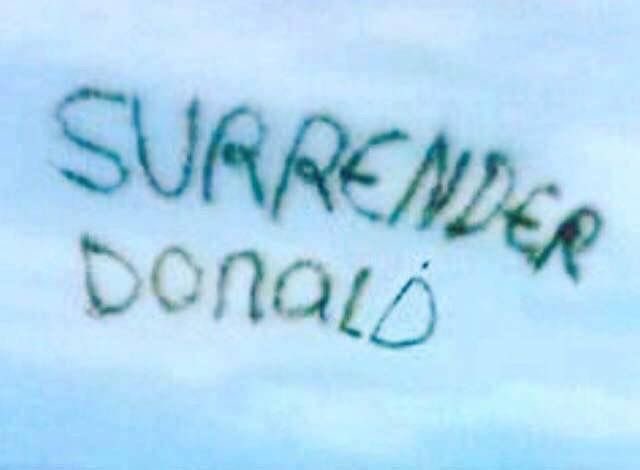 donnahnah's tweet photo. @GOP @POTUS @ShopFloorNAM The only surrender America wants is from @GOP &amp; @realDonaldTrump 😡 #TrumpTaxScam #TrickleThis 1% 🖕 https://t.co/U46IkK9RwI
