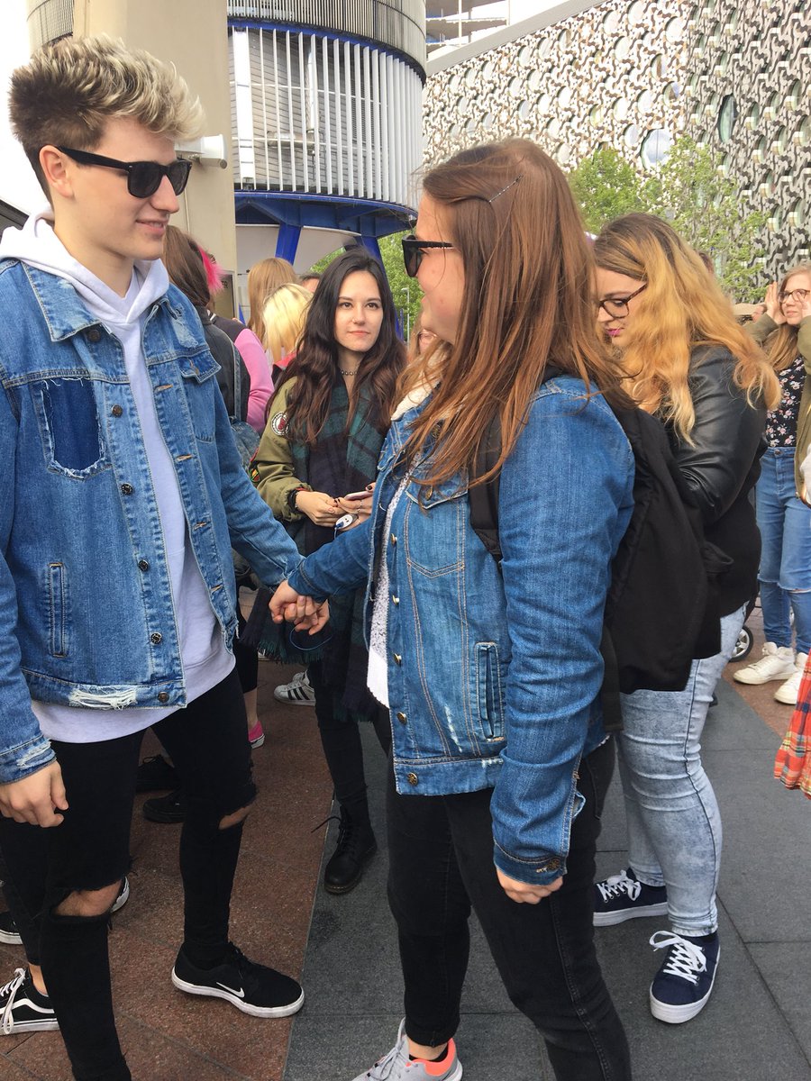 TheTideNL's tweet photo. I totally missed out on your birthday but happy late birthday Drew! Hope you had a fantastic day xx https://t.co/qWkWeIPOGT