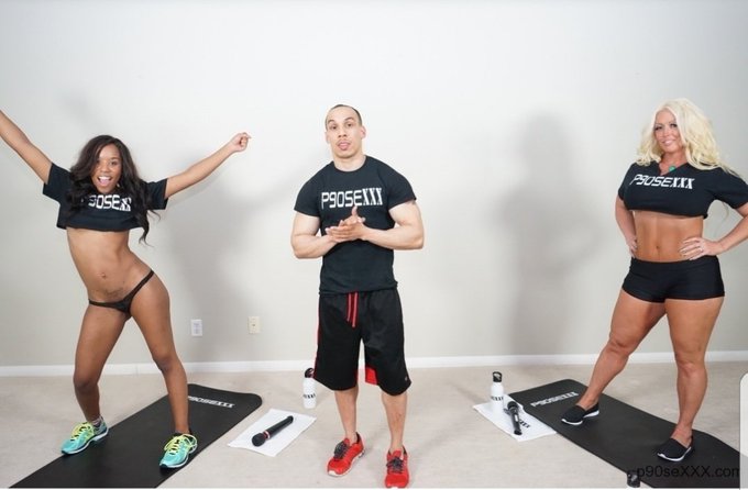 2 pic. Work out time... with P90sexxxx https://t.co/B9R9IxWnG7