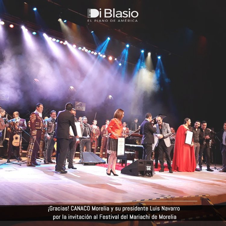 DiBlasioOficial's tweet photo. Gracias a @canacomorelia y a su presidente @luischimaro por la invitación al Festival de Mariachi de #Morelia. ¡Un honor! https://t.co/OcAzogm5K2