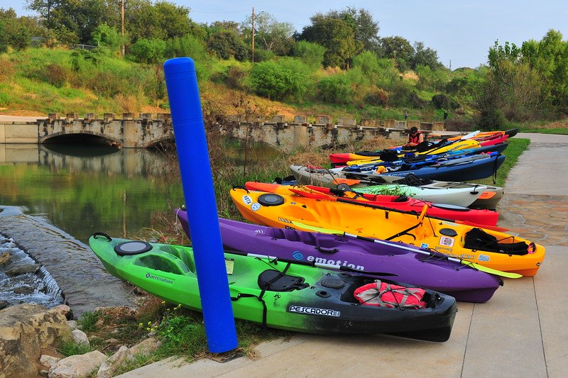 sariverfound's tweet photo. No kayak? We have you covered! Thanks to our sponsors, there are kayaks for you to use for free https://t.co/ukwo1ys6bH #RiverRelay2017 https://t.co/yC4KtG2dxa