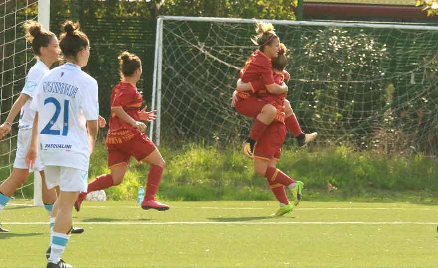 calciodonneit's tweet photo. Res Roma - Chievo Verona 3-0 #resroma #palombi #ChievoVerona #vanessanagni #colini #ciccotti #tottina https://t.co/cFsnGSoo5Z https://t.co/RmqPr5f1Yd